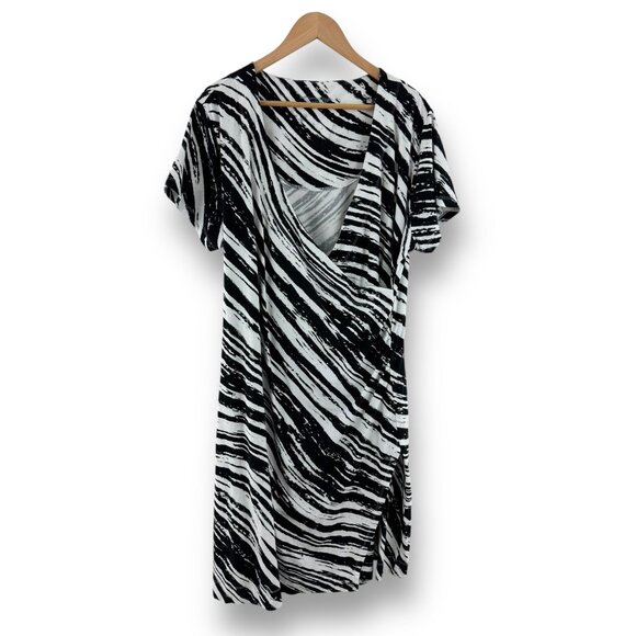Size 1X 16 18 SOFT SURROUNDINGS BLACK+WHITE ZEBRA PRINT‎ FAUX-WRAP DRESS Plus Sz - Picture 2 of 5